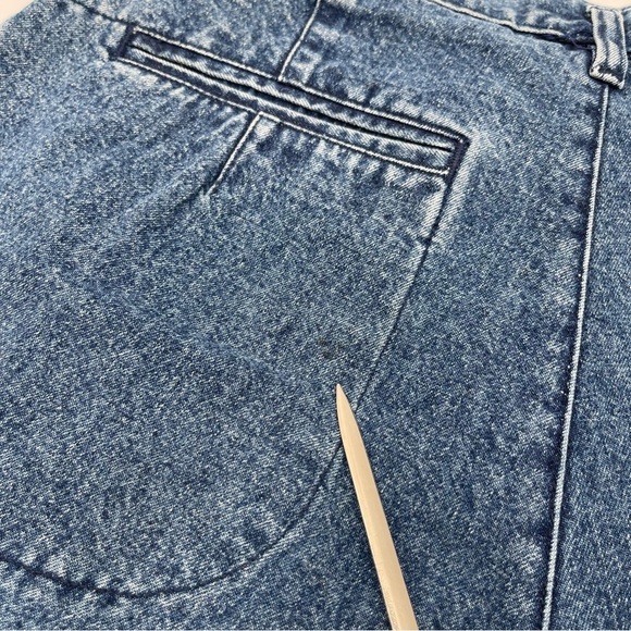 Vintage UnionBay High Waist Denim Shorts Jorts Women’s Size 32 Pleated 90s - Picture 10 of 13